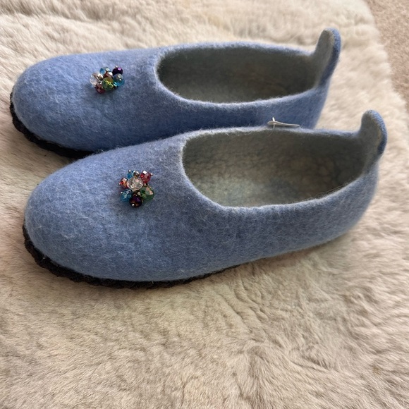 Elegant Merino Wool Slippers for Holiday Gift ideas/Beaded Detail - Picture 7 of 9